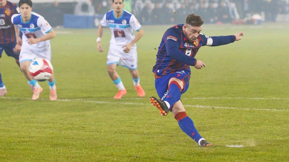 Third miss in a row. Shaqiri misses another penalty - Frei: 