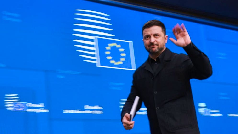 Selon le président ukrainien Volodymyr Zelensky, son pays risque de céder s'il n'est pas soutenu.