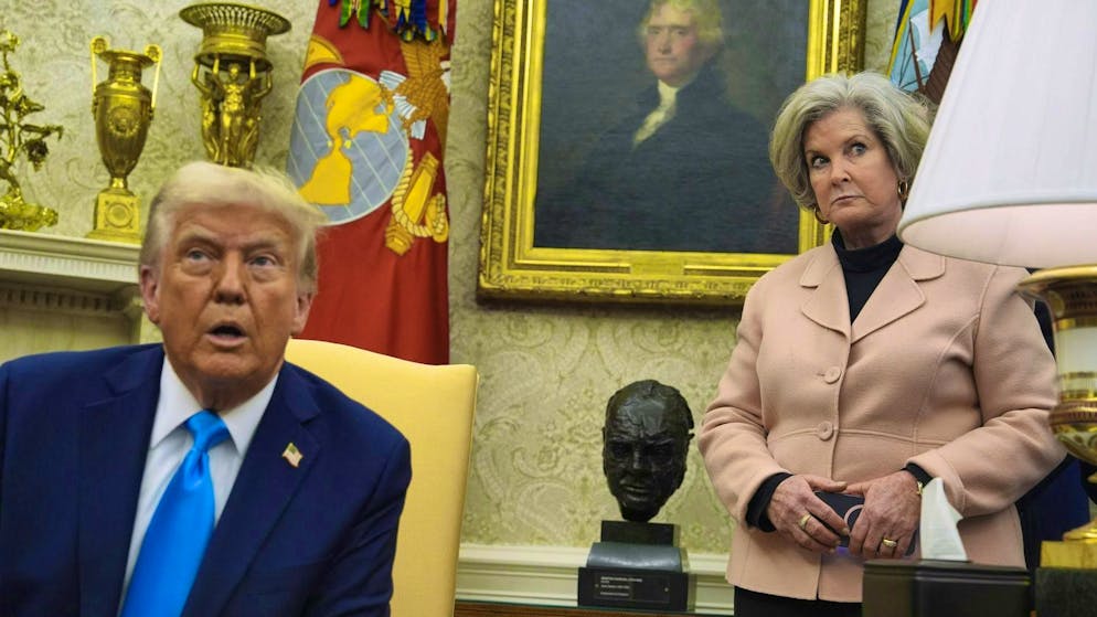 Susie Wiles en février avec son patron à la Maison Blanche.