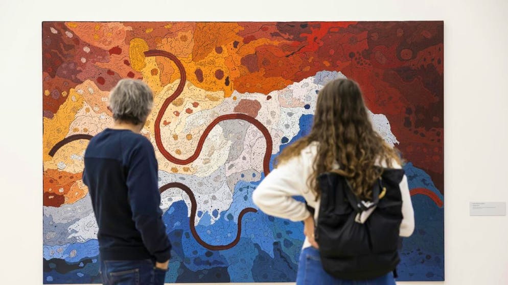 «Racines», la nouvelle exposition de la Fondation Opale à Lens (VS) - Gallery. L'exposition fait la part belle à l'art aborigène contemporain, en écho à la mission de la Fondation Opale. Il s'agit ici de l'oeuvre "Piltati" de Keith Stevens.