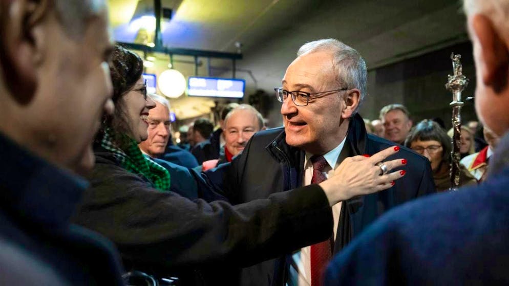 Guy Parmelin boarded a special train in the early afternoon with several personalities, including Christelle Luisier Brodard, President of the Vaud State Council.