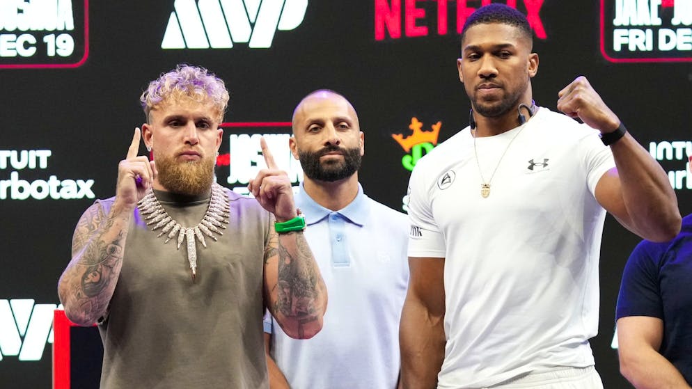 Influencer Jake Paul (links) steigt gegen Ex-Weltmeister Anthony Joshua in den Ring.