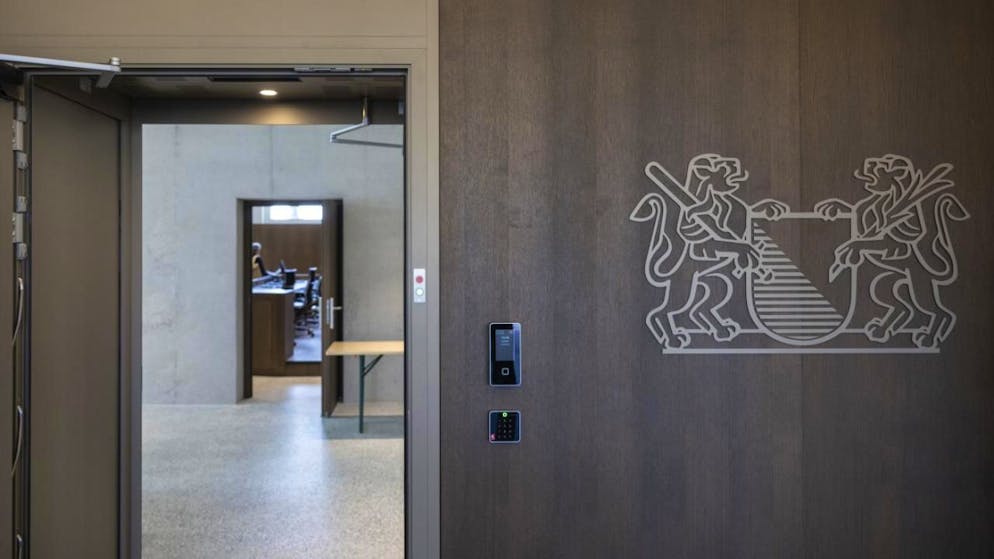 Le procès militaire se déroule dans les locaux du tribunal de district de Meilen (ZH), en l'absence de l'accusé (archives).