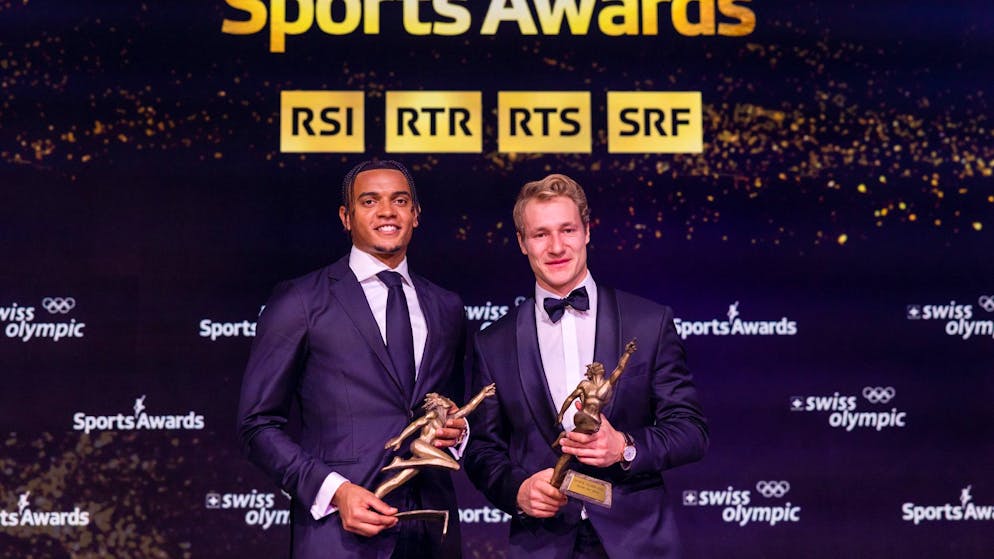 Manuel Akanji, à gauche, et Marco Odermatt, à droite, tous deux récompensés en 2023.