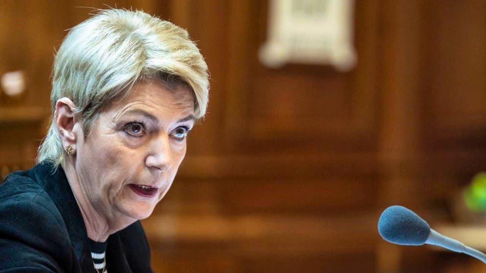 Finanzministerin Karin Keller-Sutter warnte vor unbeabsichtigten Folgen im Falle einer Annahme der Motion. (Archivbild)