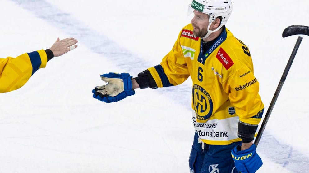 Klas Dahlbeck schoss Davos in Bern in der Verlängerung zum Sieg