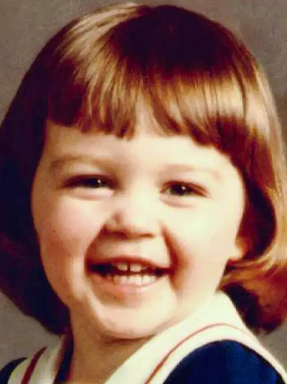 Nach diesem Kind suchte die Polizei vergeblich. Erst 42 Jahre später Wird sie, inzwischen 46-jährig unter anderem Namen entdeckt. Ihre Mutter hatte sie ihrem Vater entzogen. 