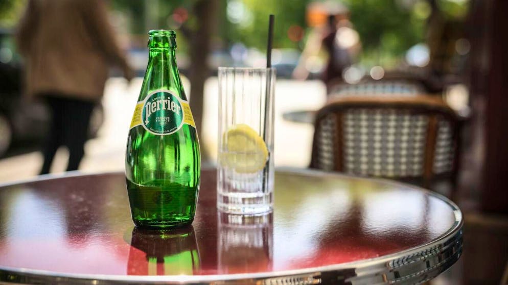 Nestlé Waters va pouvoir continuer à exploiter en France deux forages destinés à la production d'eau minérale naturelle Perrier. (archives)