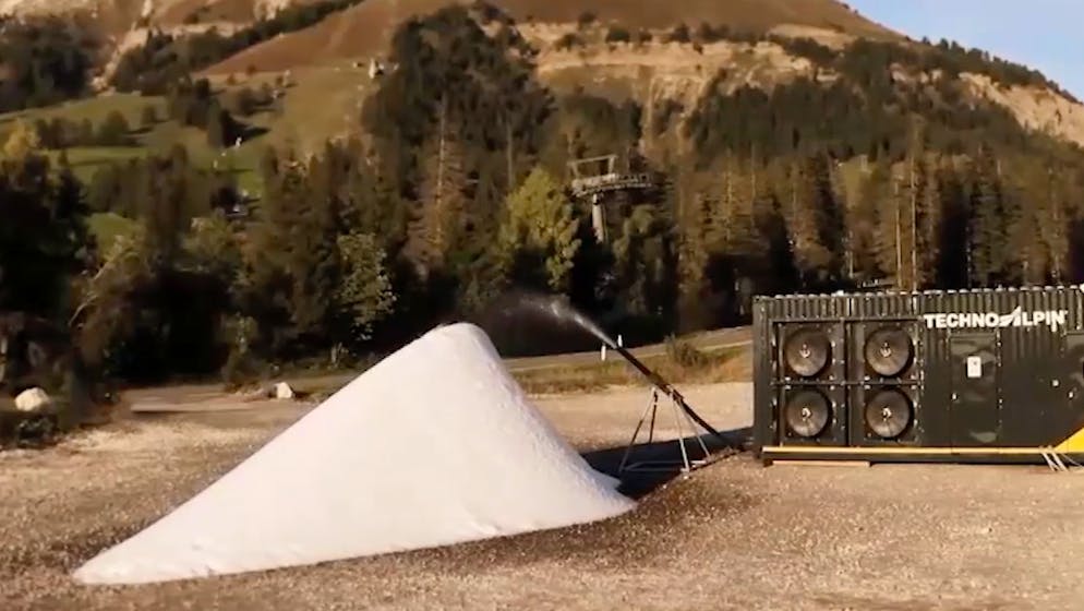 La société des Bugnenets-Savagnières a inauguré une installation d’enneigement technique de nouvelle génération alimentée en grande partie par l'eau de pluie.