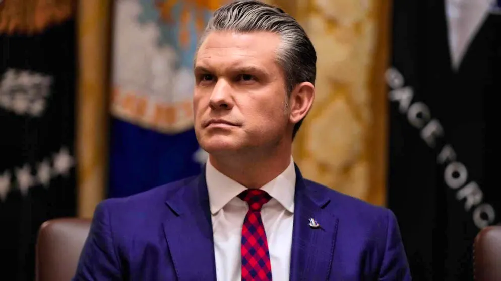 ARCHIVE - US Secretary of Defense Pete Hegseth listens as US President Trump speaks during a cabinet meeting at the White House. Photo: Julia Demaree Nikhinson/AP/dpa