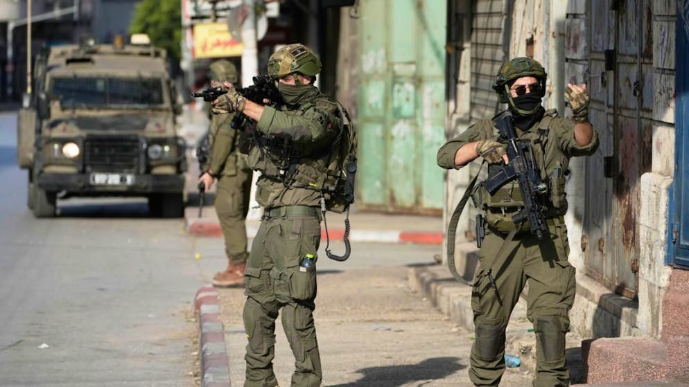 ARCHIV - Israelische Soldaten im Westjordanland. Foto: Majdi Mohammad/AP/dpa/Archiv