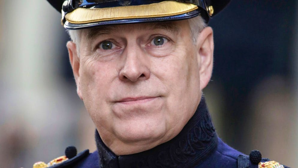 Keine Waffen. Skandal-Prinz Andrew verliert nach Polizeikontrolle sein letztes Privileg