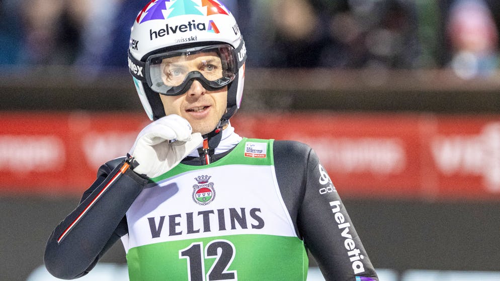 Saut à ski. Kobayashi s'impose, les Suisses se ratent à domicile