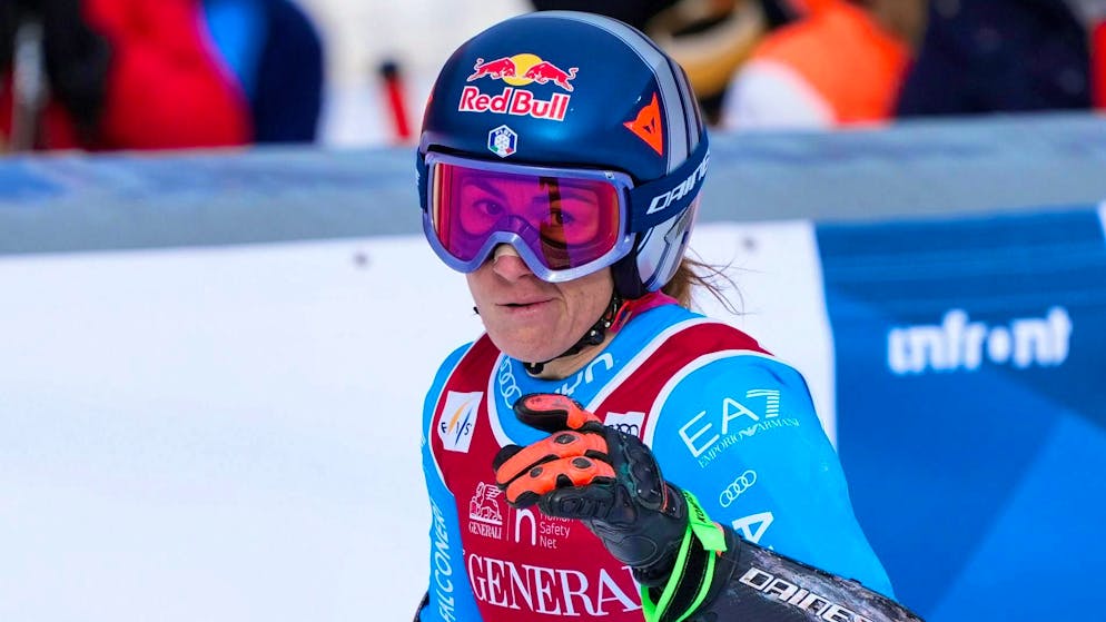 Sofia Goggia puts the competition in its place in the super-G in Val d'Isère.