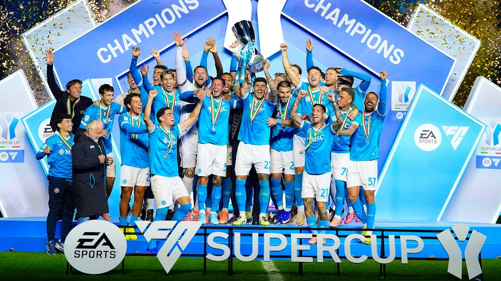 Napoli celebrate in Saudi Arabia.