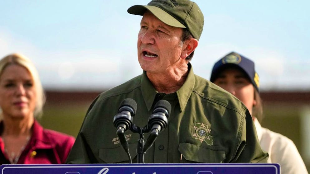 ARCHIV - Der Gouverneur von Louisiana, Jeff Landry Foto: Gerald Herbert/AP/dpa