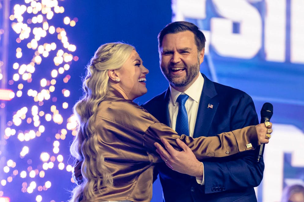 Erika Kirk hat sich für US-Vizepräsident JD Vance als Trump-Nachfolger ausgesprochen.