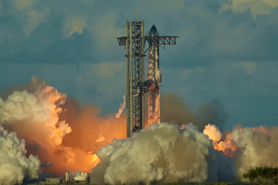 L’explosion d’une fusée SpaceX a mis trois avions en danger : le drame aurait été colossal