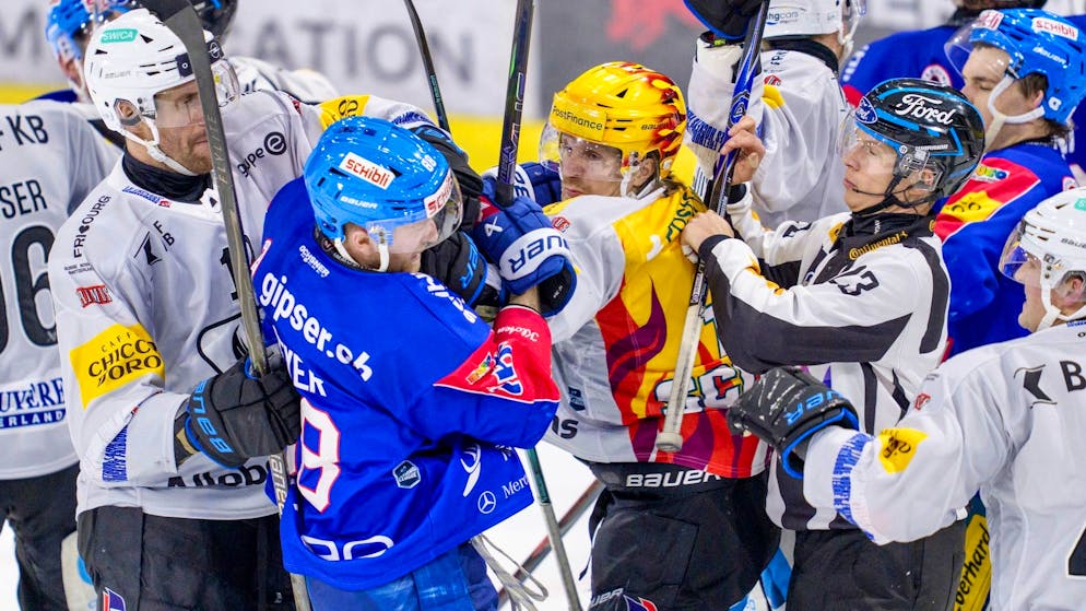 National League, Fribourg fait la grimace. Un début de match manqué a coûté cher à Fribourg-Gottéron sur la glace de Kloten.