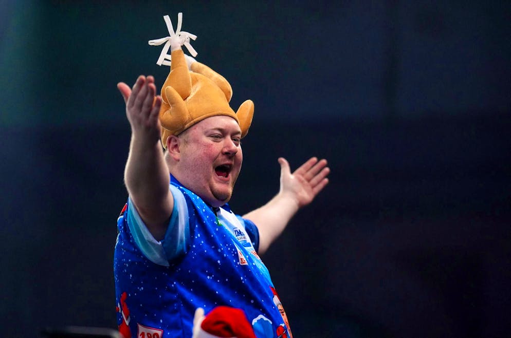 Wasp, rage and darts grandpa: this is how special the World Championship is - Gallery. Big show in London with Ricky Evans.