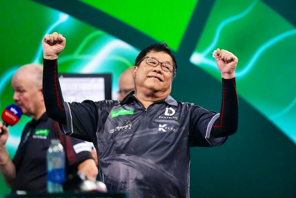 Wasp, rage and darts grandpa: this is how special the World Championship is - Gallery. Paul Lim is considered a darts grandpa at the age of 71.