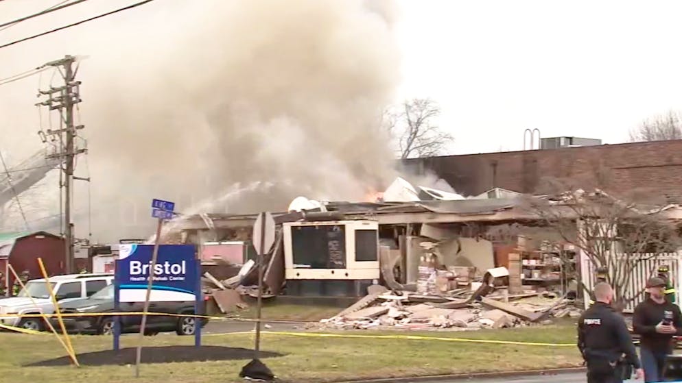 Une explosion a semé la mort dans un centre de retraite à Philadelphie.