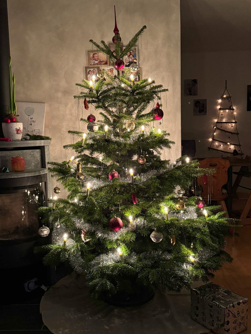 Weihnachtsbäume blue News Leser. In Herisau AR steht dieser Weihnachtsbaum.
