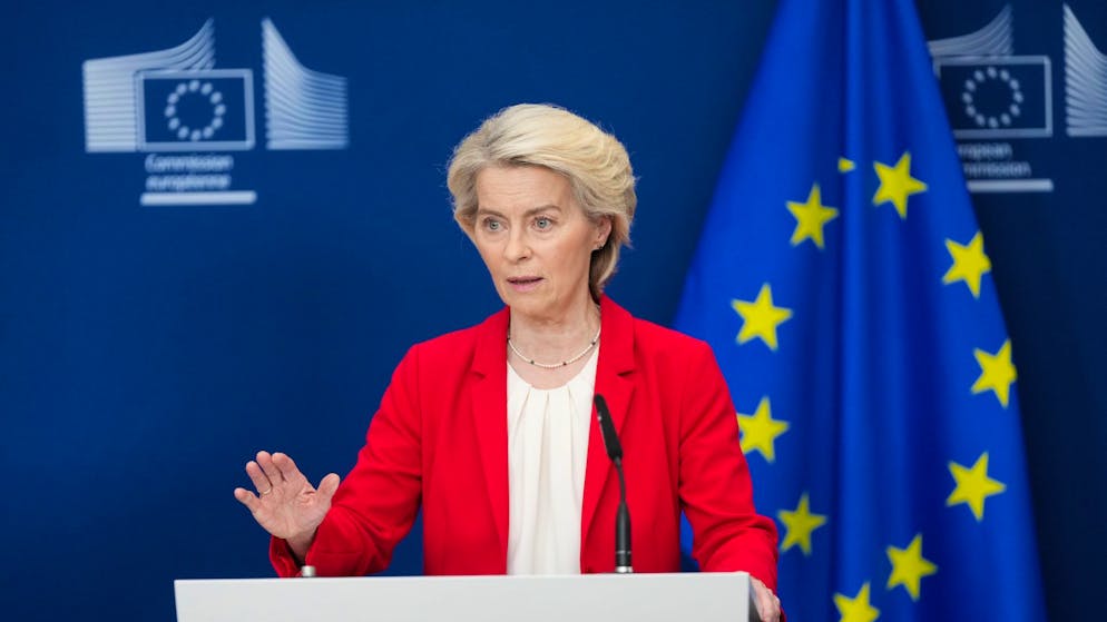 Die EU-Kommission von Ursula von der Leyen verlangt von den USA Erklärungen und droht mit Gegenmassnahmen. (Archivbild)