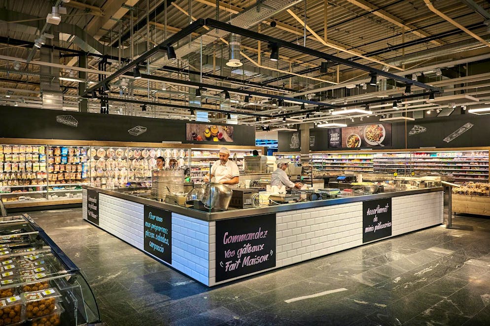 Coop usually closes between 4 and 6 pm.