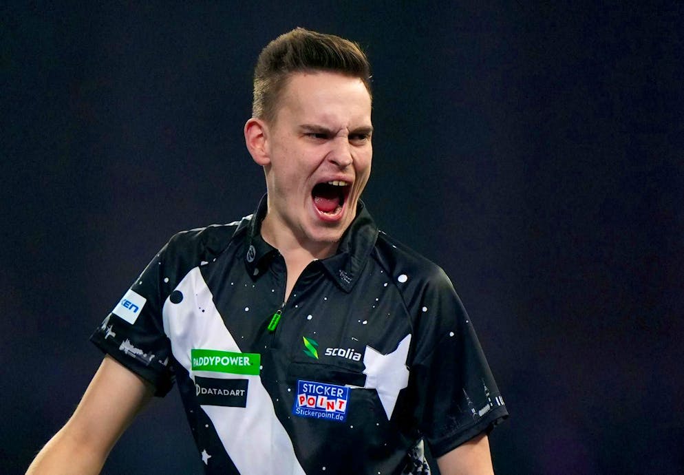 Wasp, rage and darts grandpa: this is how special the World Championship is - Gallery. German Ricardo Pietreczko is through to the third round.
