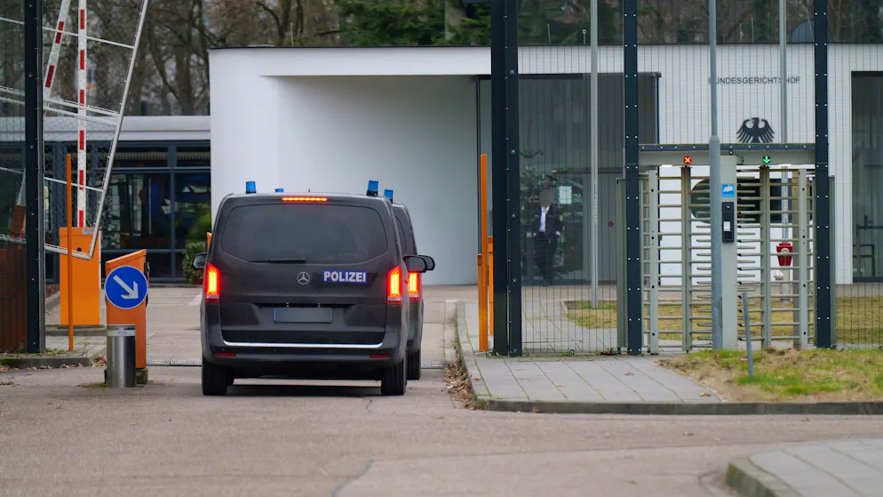 Geplante Anschläge auf Güterverkehr. Schweiz liefert mutmasslichen Spion an Deutschland aus