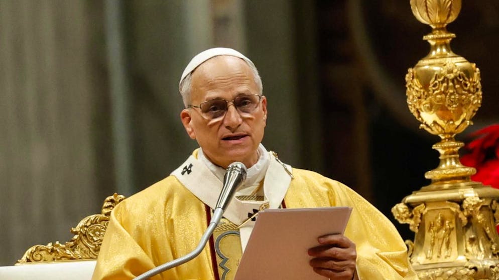 Pour sa première messe du réveillon de Noël, le pape Léon XIV a prononcé une homélie très religieuse sans évoquer directement de sujet d'actualité.