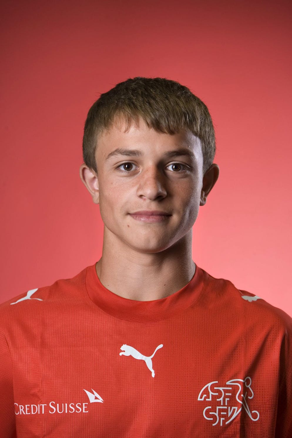 Vom ersten Nati-Porträt zur Fussball-Grösse – wen suchen wir?. Vielleicht hast du den einen oder anderen Spieler nicht erkannt. Aber den kennst du auf jeden Fall, oder?