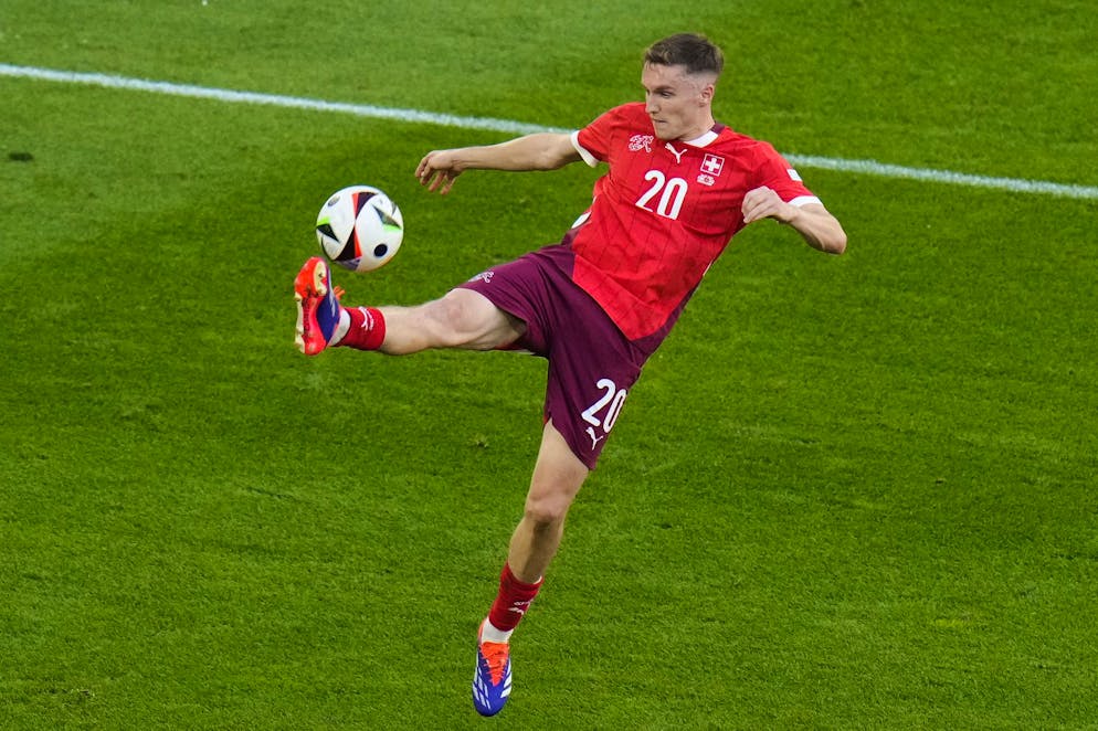 Vom ersten Nati-Porträt zur Fussball-Grösse – wen suchen wir?. Michel Aebischer.