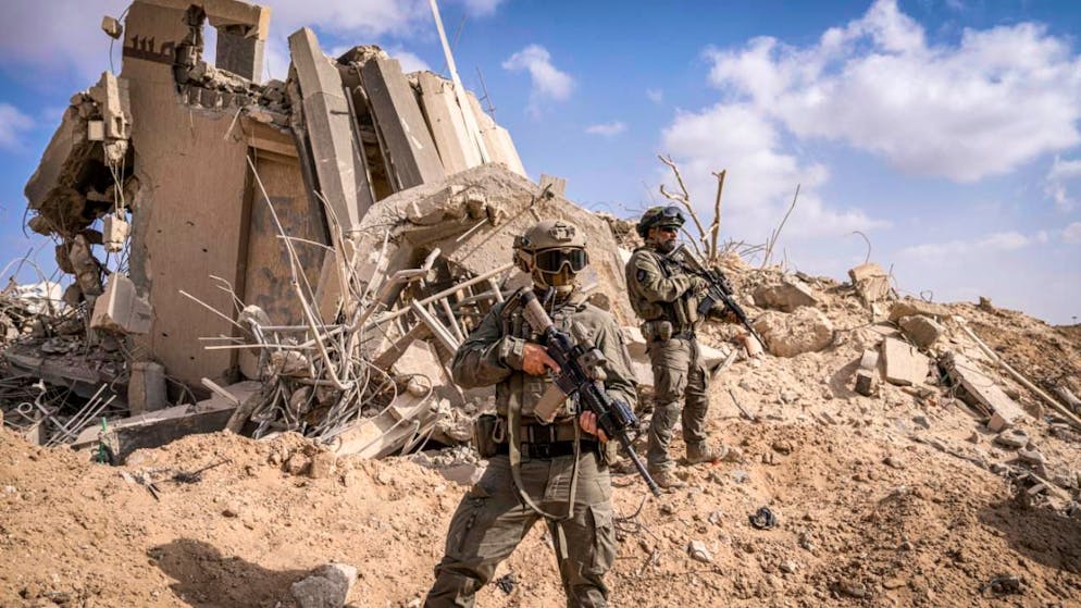 ARCHIV - Israelische Soldaten im Süden des Gazastreifens (Archivbild). Foto: Ilia Yefimovich/dpa