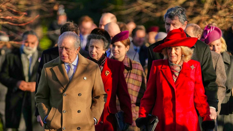 Royal Family. Le figlie di Andrea partecipano alla messa di Natale... ma l'ex principe non c'è