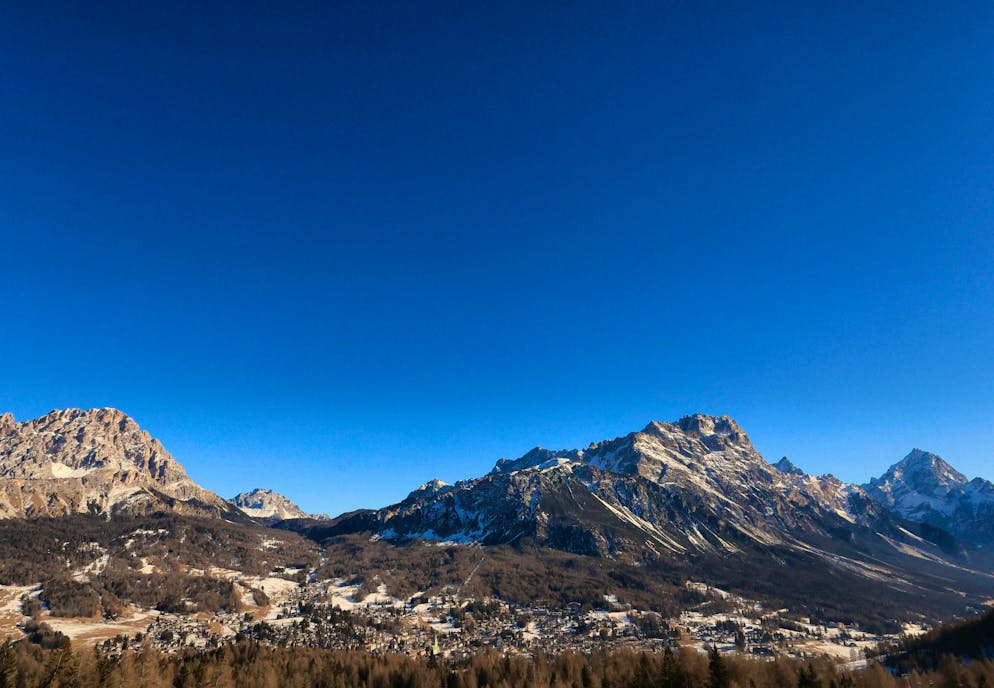 The Madonna di Campiglio ski resort in the Dolomites does not want to sell more than 15,000 day ski passes.