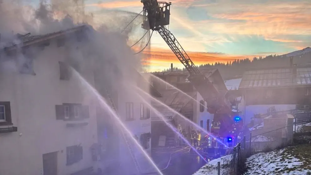 Les pompiers ont lutté plusieurs heures pour venir à bout de l'incendie.