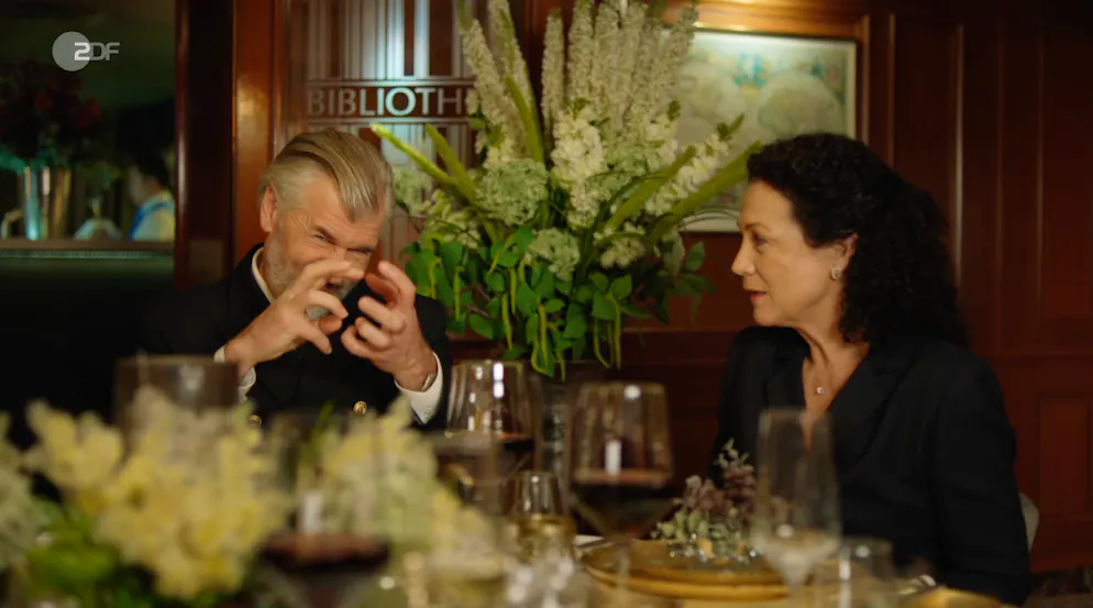 Schiffskapitän Grimm kann die Gebärdensprache – ein wenig zumindest. 