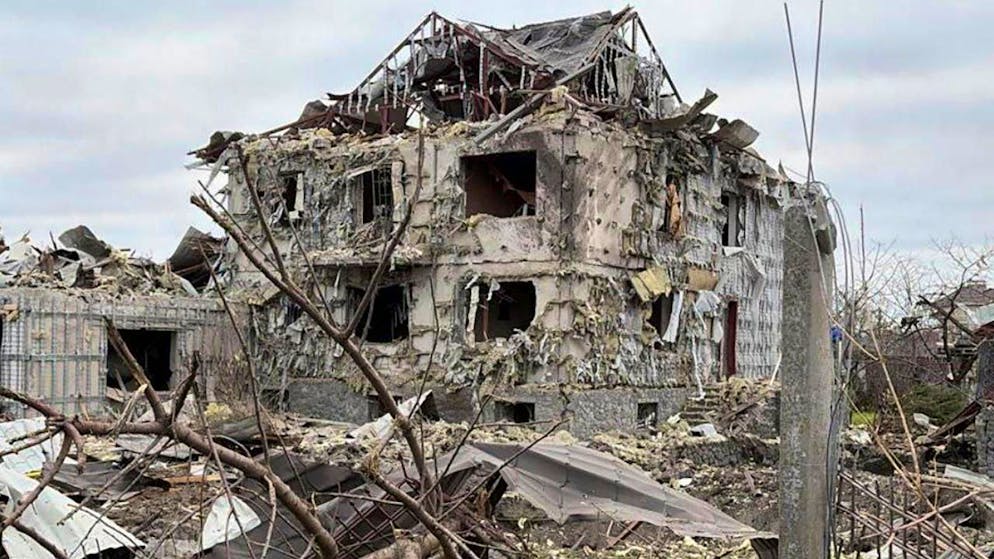 Guerra in Ucraina. Zelensky: «Serviranno fino a 800 miliardi per la ricostruzione»