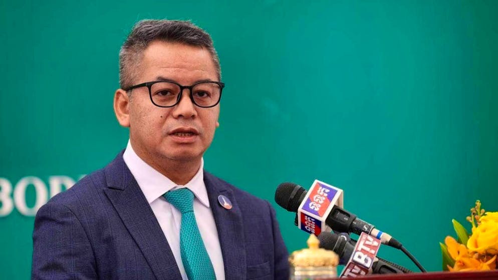 Cambodian Defense Minister Tea Seiha speaks at a press conference. Photo: Uncredited/Agence Kampuchea Press (AKP)/AP/dpa