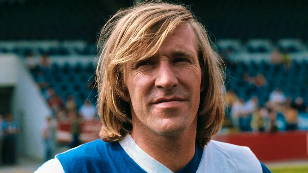 La stella tedesca Günter Netzer ha giocato per il GC nel 1977.