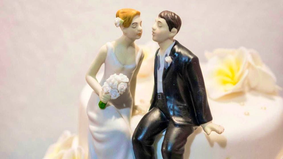 Historically, monogamy is not the most common form of marriage. (symbolic image)