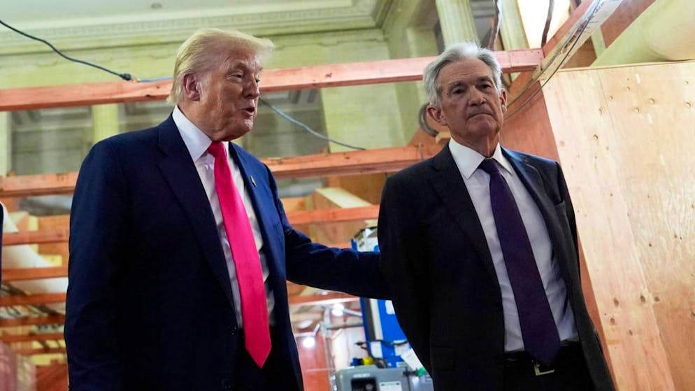 US-Präsident Donald Trump (links) möchte Fed-Chef Jerome Powell seit Monaten loswerden. (Archivbild)