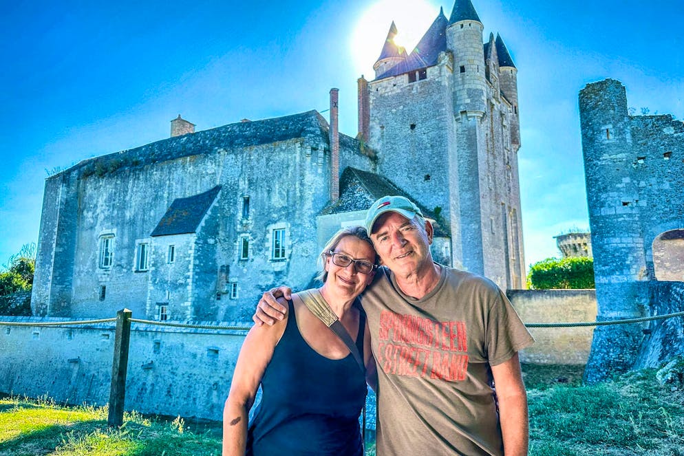 Sibylle Luisi and Thomas Neyerlin emigrate to France. They want to take over a campsite there.