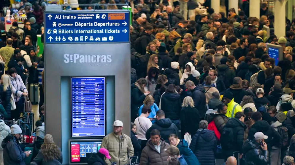 Tantissimi i viaggiatori bloccati ieri.