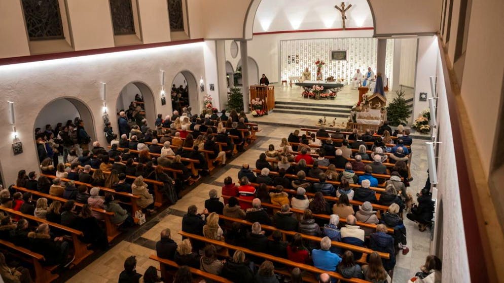 Crans-Montana. Une messe en hommage aux victimes réunit 400 personnes