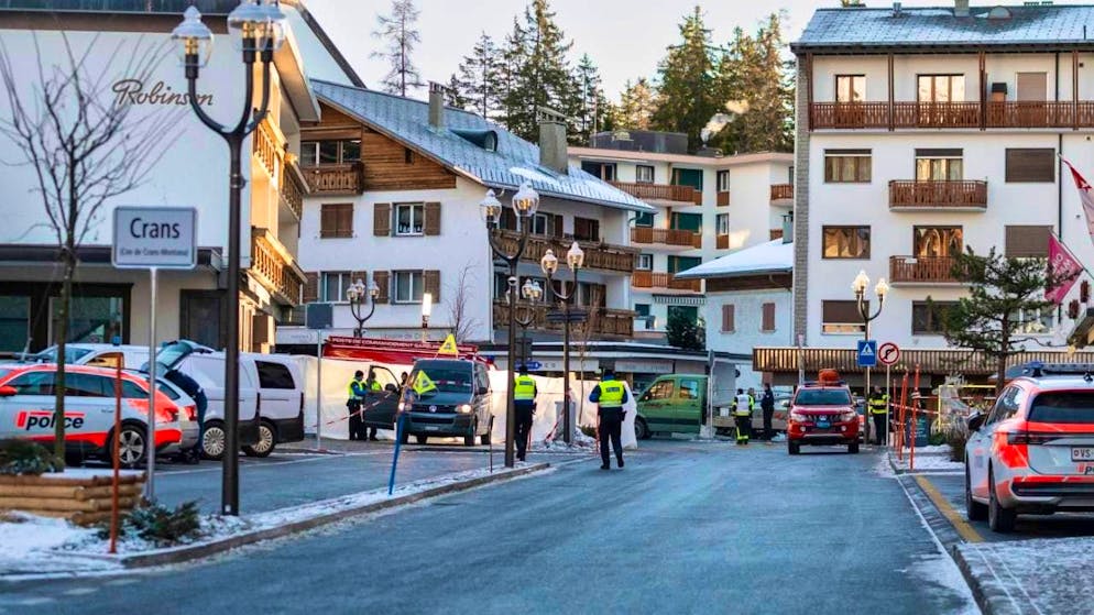 Cause of explosion in Crans-Montana not yet known - Gallery. The area around the explosion site has been cordoned off.