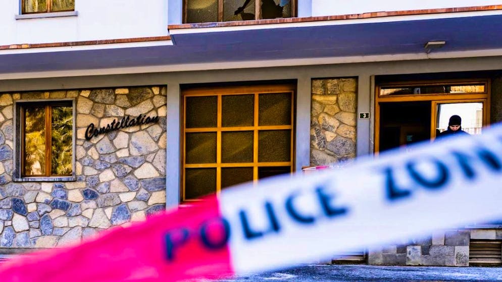 According to the Valais authorities, there was a flashover in the bar "Le Constellation" in Crans-Montana VS, a sudden and life-threatening fire.