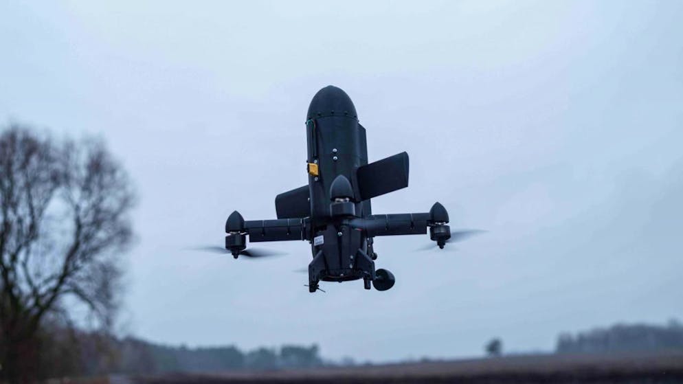ARCHIV - Eine Abfangdrohne der Firma "General Cherry" hebt am 4. Dezember 2025 in einem Polygon in der Ukraine ab. Foto: Evgeniy Maloletka/AP/dpa